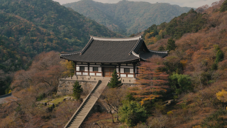 템플스테이란 무엇인가: 산사에서 보내는 하루